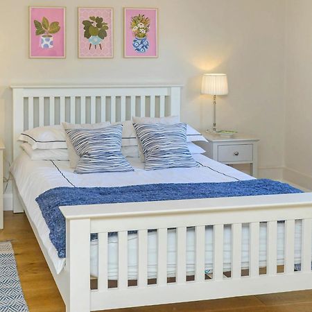 Cosy & Central Brockenhurst Flat, 2Br Exterior photo