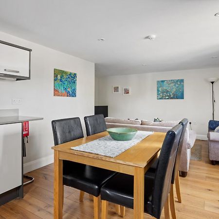 Cosy & Central Brockenhurst Flat, 2Br Exterior photo