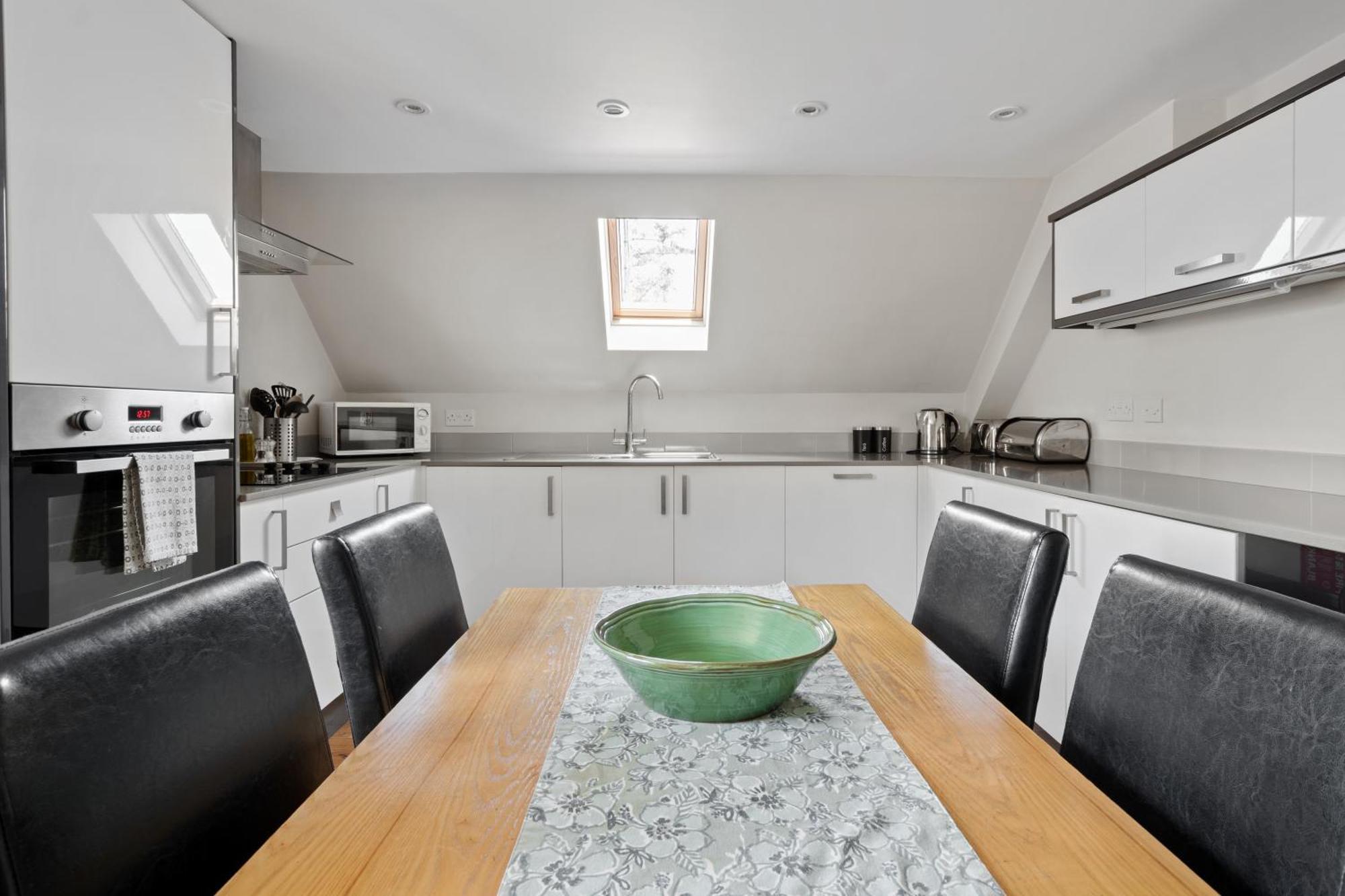 Cosy & Central Brockenhurst Flat, 2Br Exterior photo