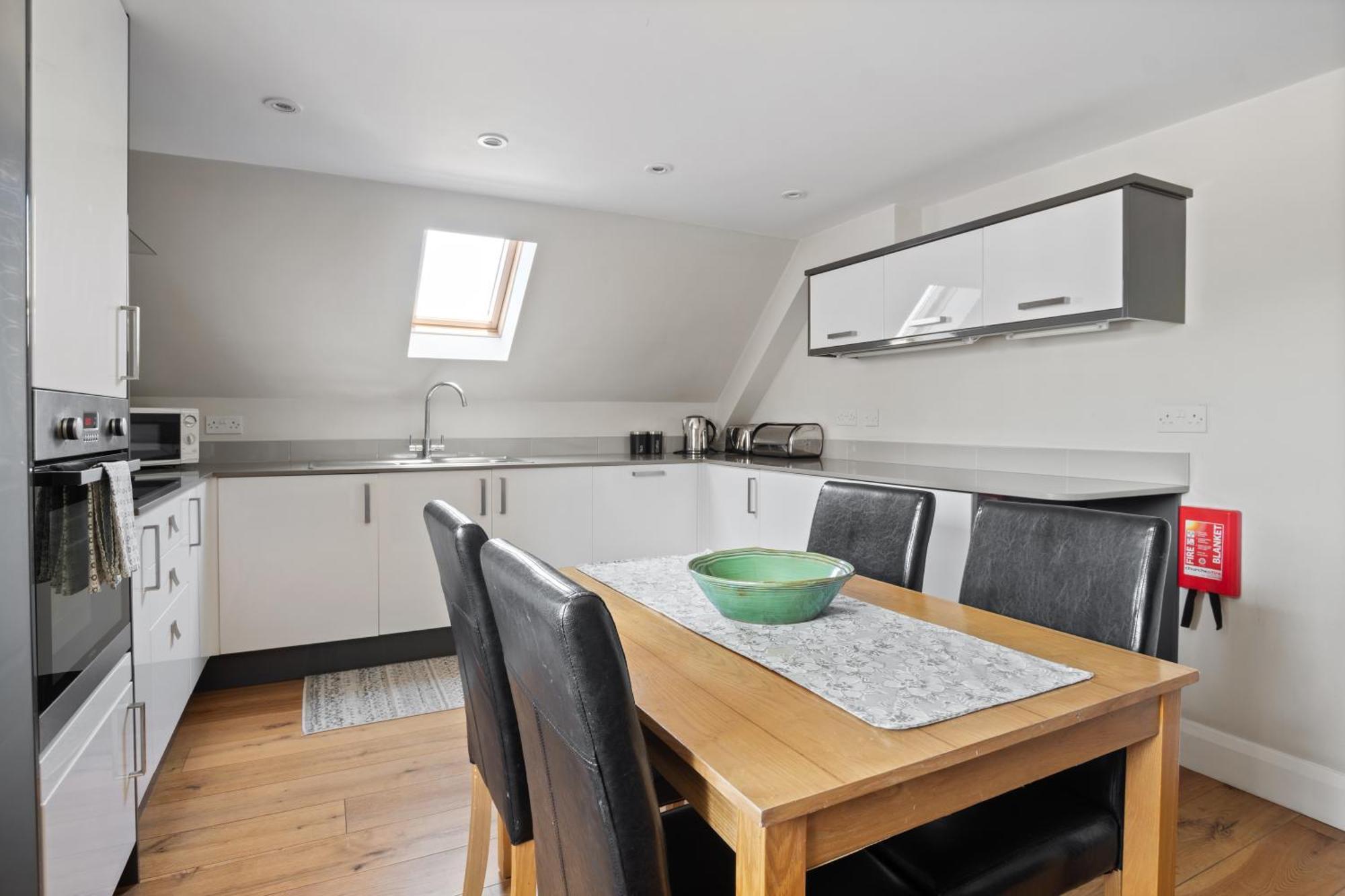 Cosy & Central Brockenhurst Flat, 2Br Exterior photo